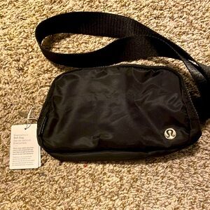 Lulu lemon belt bag